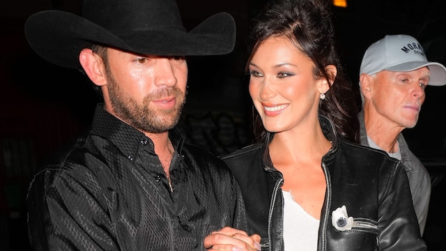 Bella Hadid se ha dejado ver muy enamorada de su novio Adan Banuelos.