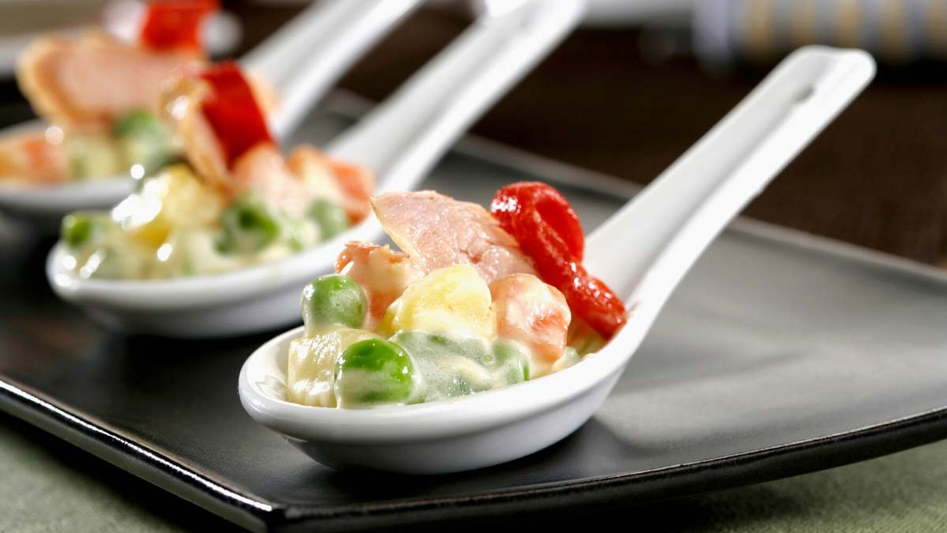 Cucharillas de ensaladilla rusa