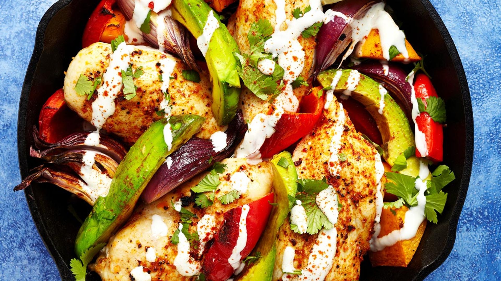 Jamoncitos de pollo con aguacate y calabaza