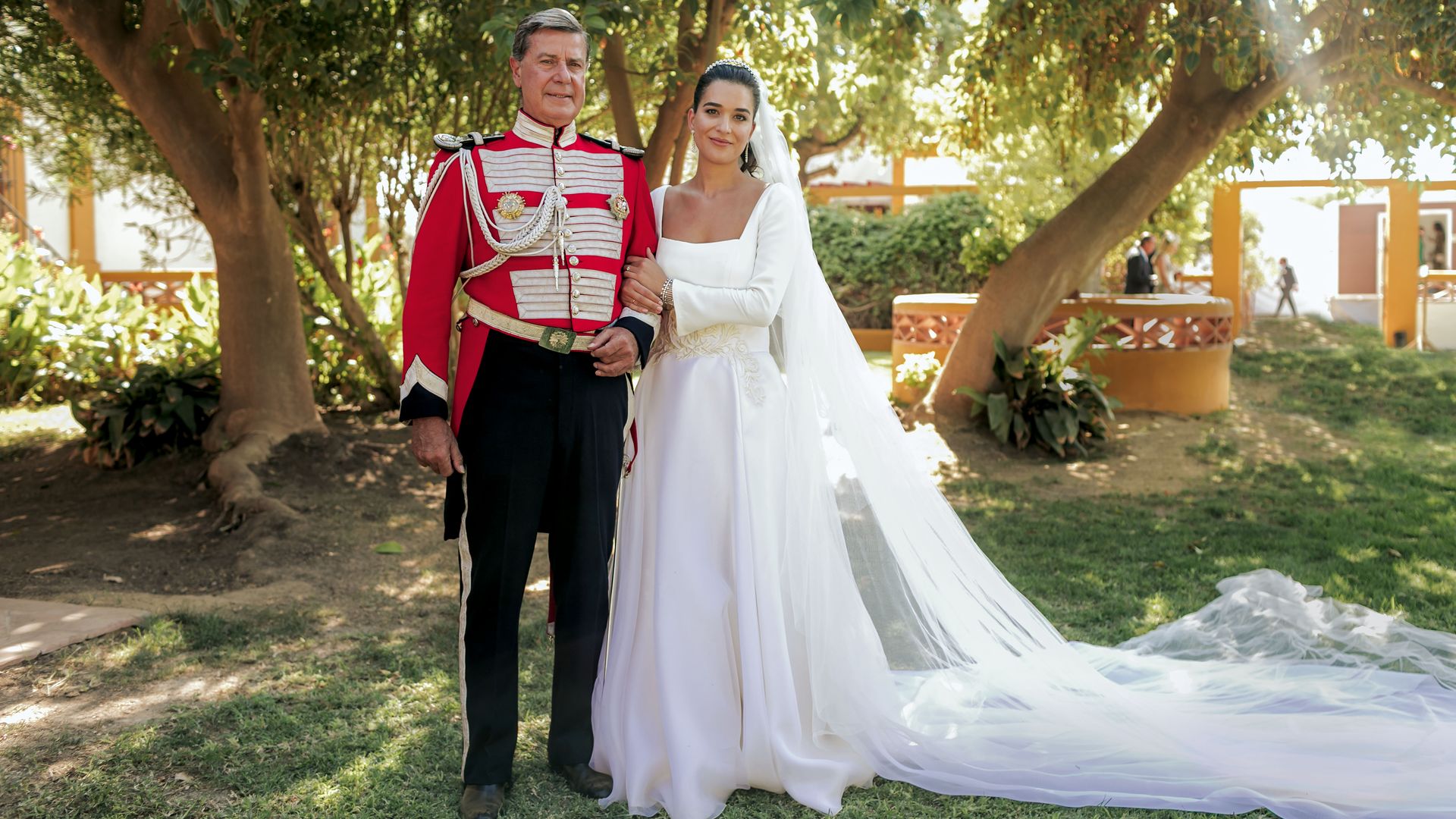 Cayetano Martínez de Irujo y Bárbara Mirjan el día de su boda