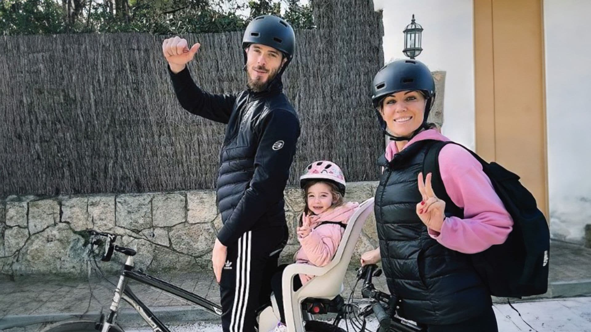 El plan familiar de Edurne y David De Gea con su hija Yanay: de ruta en bicicleta sin parar de bailar y cantar