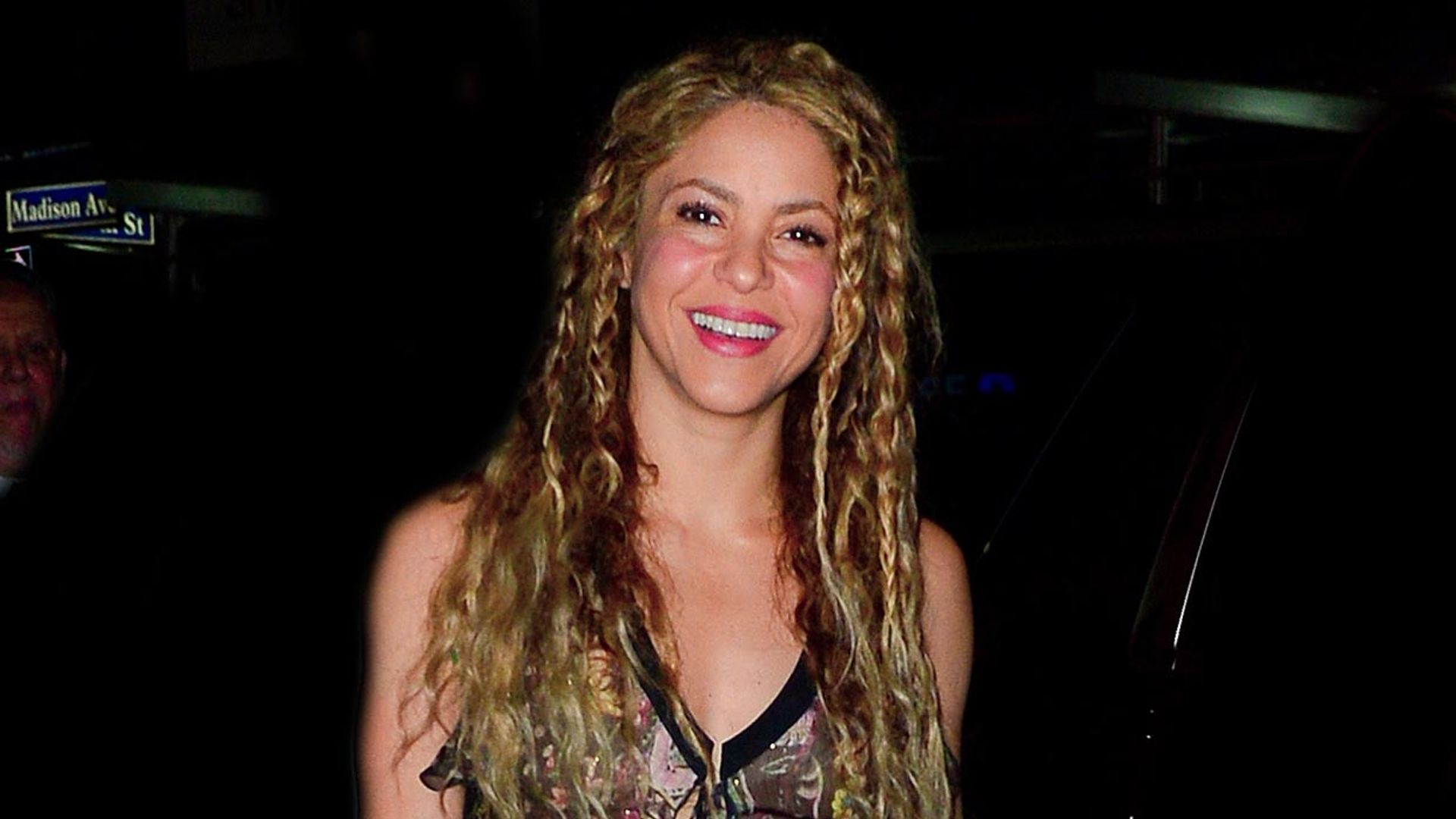 Shakira estrena nueva música con una impactante imagen