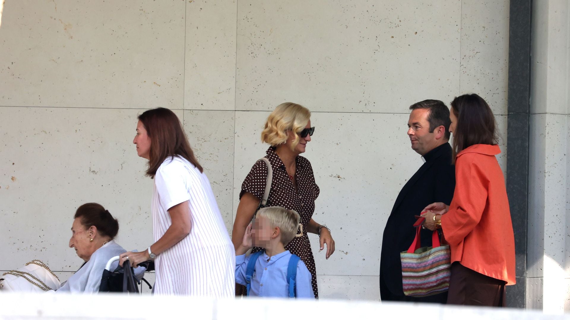 Marí­a Zurita se despide de su madre, la Infanta Margarita, a la salida del Hotel Villa Magna, a 16 de septiembre de 2024, en Madrid 