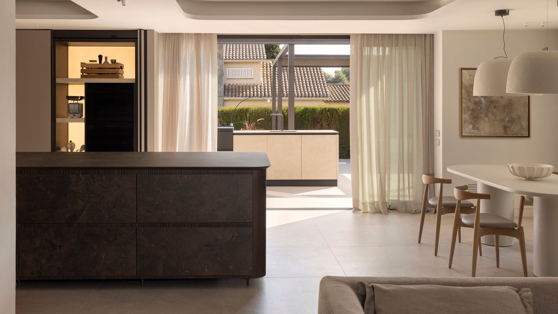 Cocina y comedor conectados con el exterior