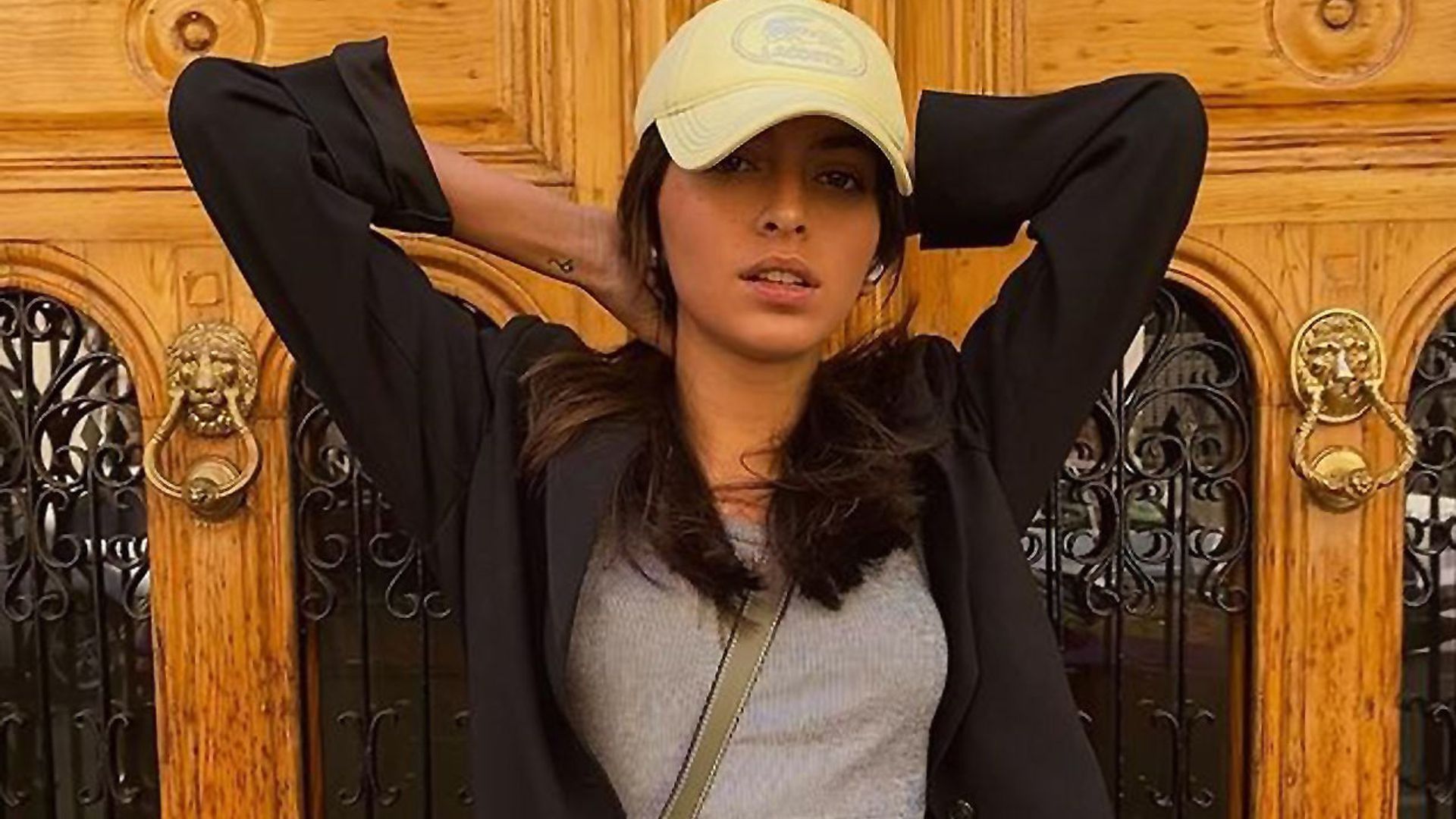 Lucía Rivera se atreve con los vaqueros 'cut out' más arriesgados