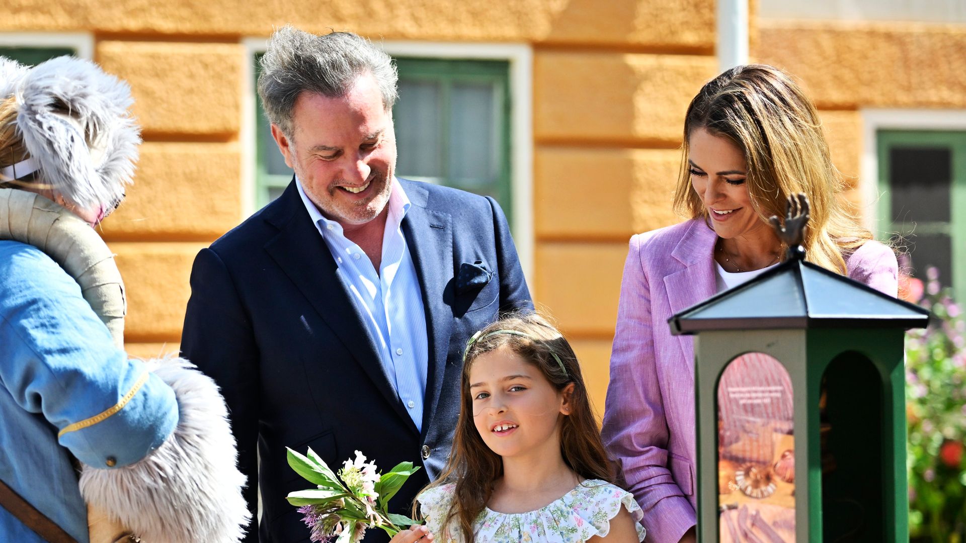 La princesa Adrienne de Suecia, el orgullo de sus padres en su primer acto oficial