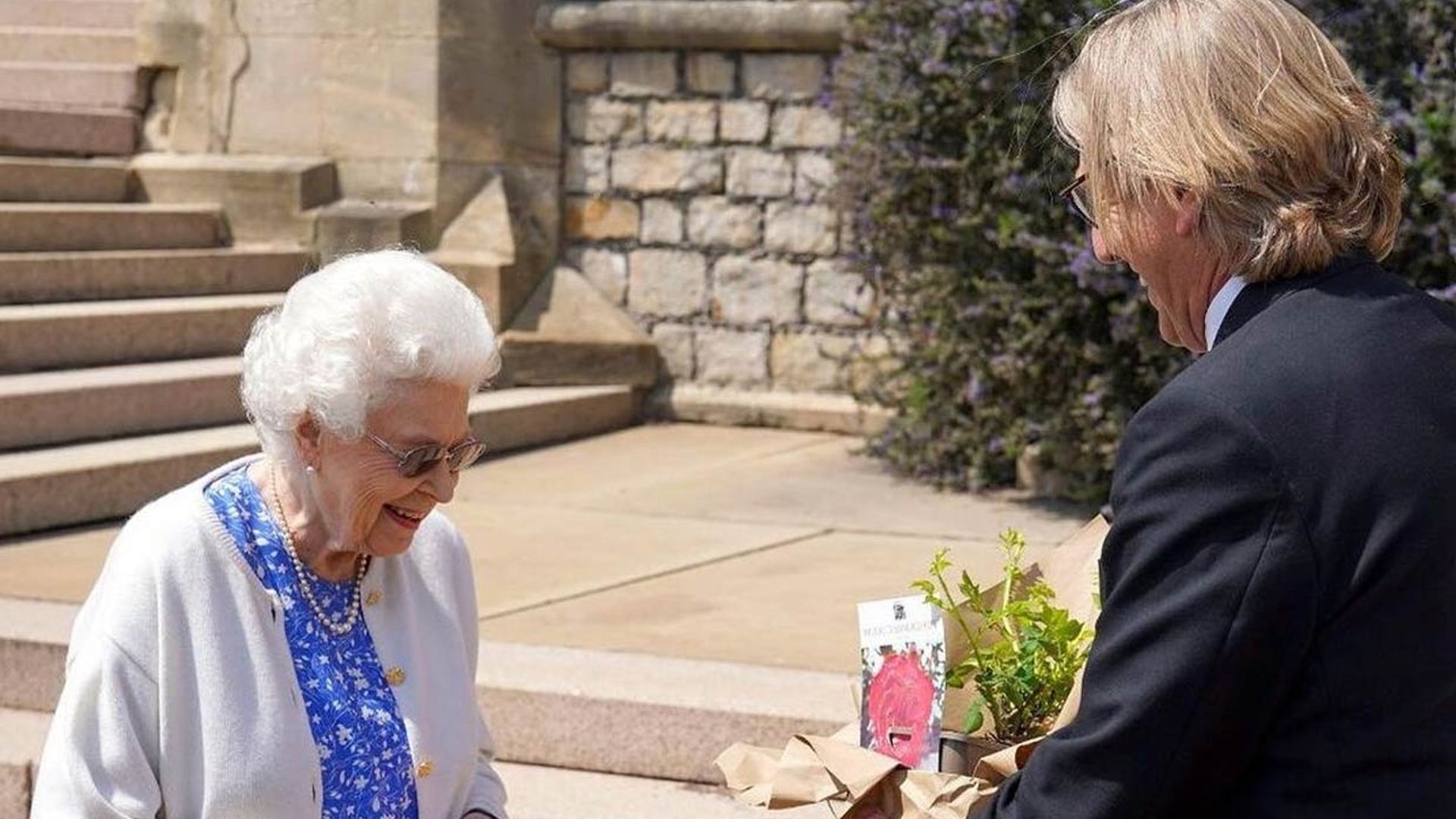 El significativo regalo que ha recibido Isabel II el día que Felipe de Edimburgo cumpliría 100 años