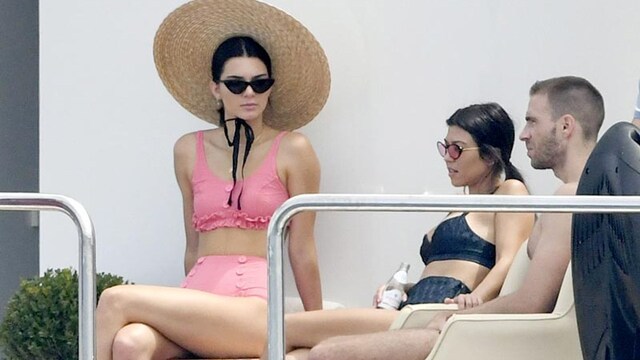 kendall_jenner_bikini_3t