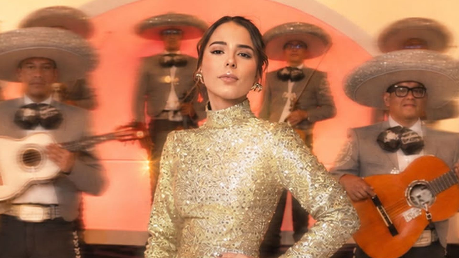 Luis Fonsi lanza 'Me Despido', y Majo Aguilar estrena 'Se Me Olvidó Otra Vez'