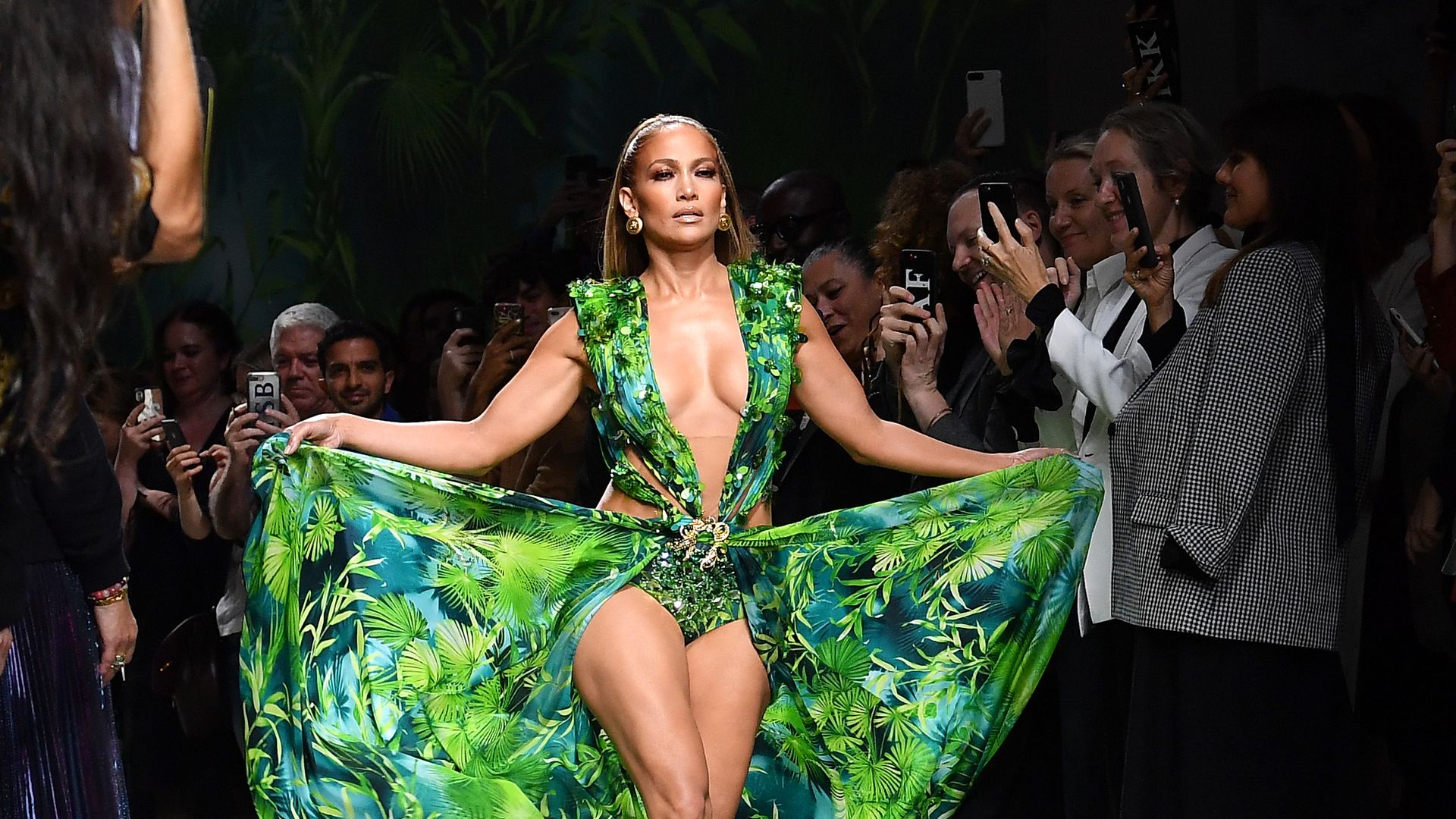 La evolución del estilo de JLo según dos expertas: "Nunca ha pretendido parecerse a nadie ni sigue las tendencias, las hace suyas"