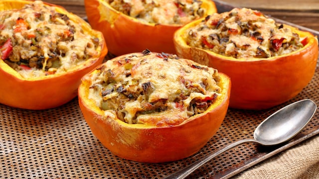Calabazas rellenas de carne picada y setas