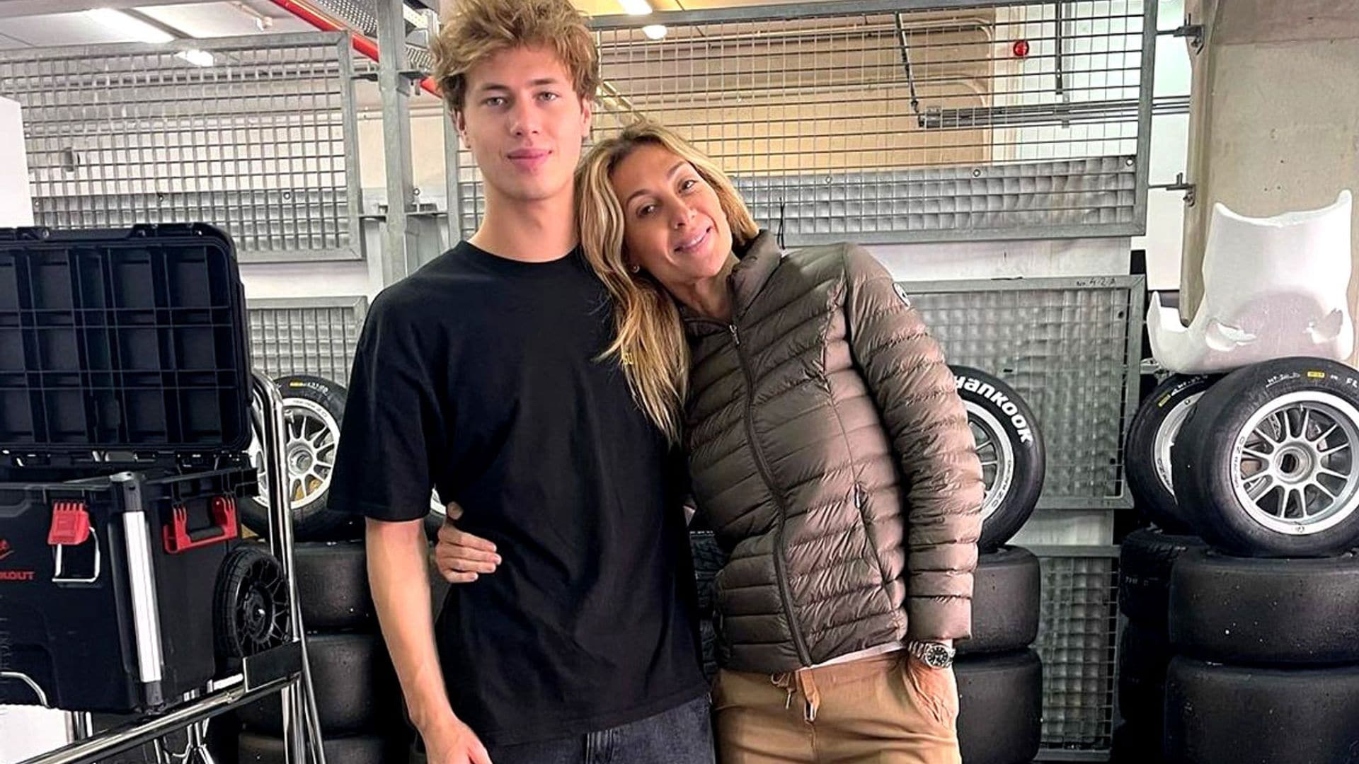 ¡Rugen los motores! El orgullo de Mónica Pont al ver a su hijo en acción sobre el asfalto