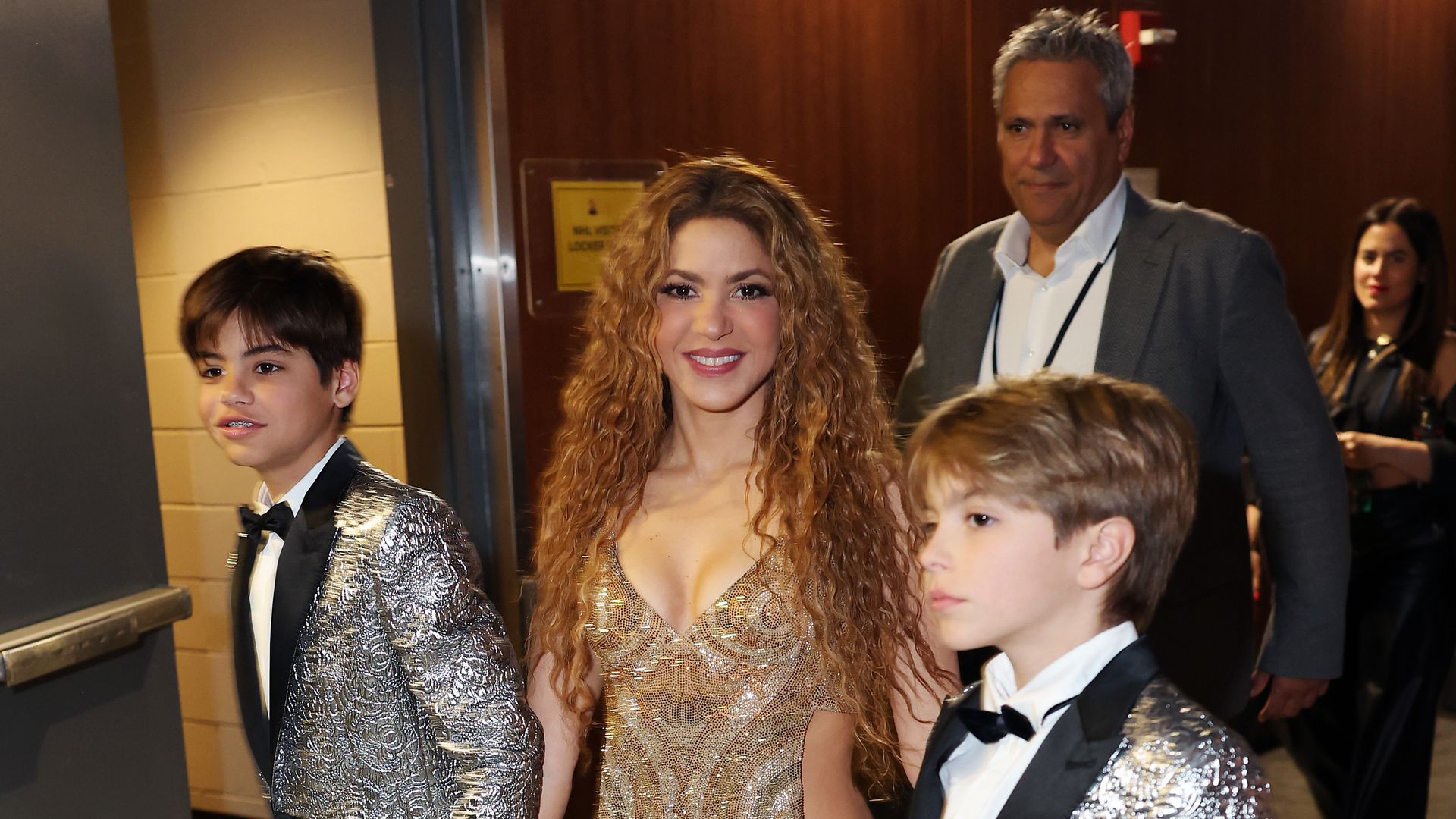 Shakira con sus hijos en los Grammy