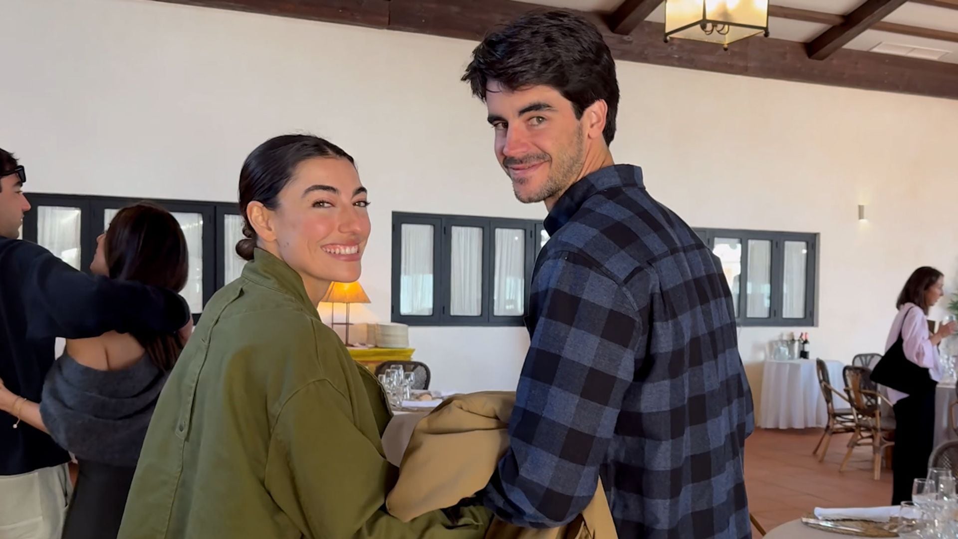 Claudia, la hija de Raquel Revuelta, nos lleva a probar el menú de su boda