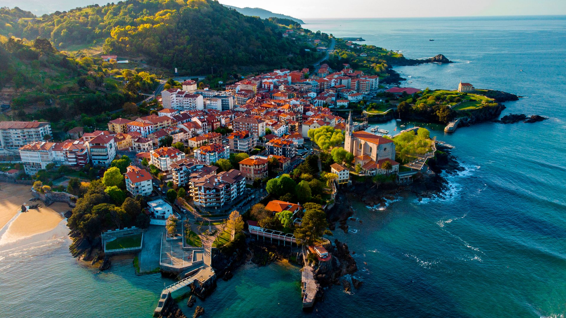 Fotografía aérea de Mundaka, en plena Reserva de la Biosfera de Urdaibai, Vizcaya, País vasco