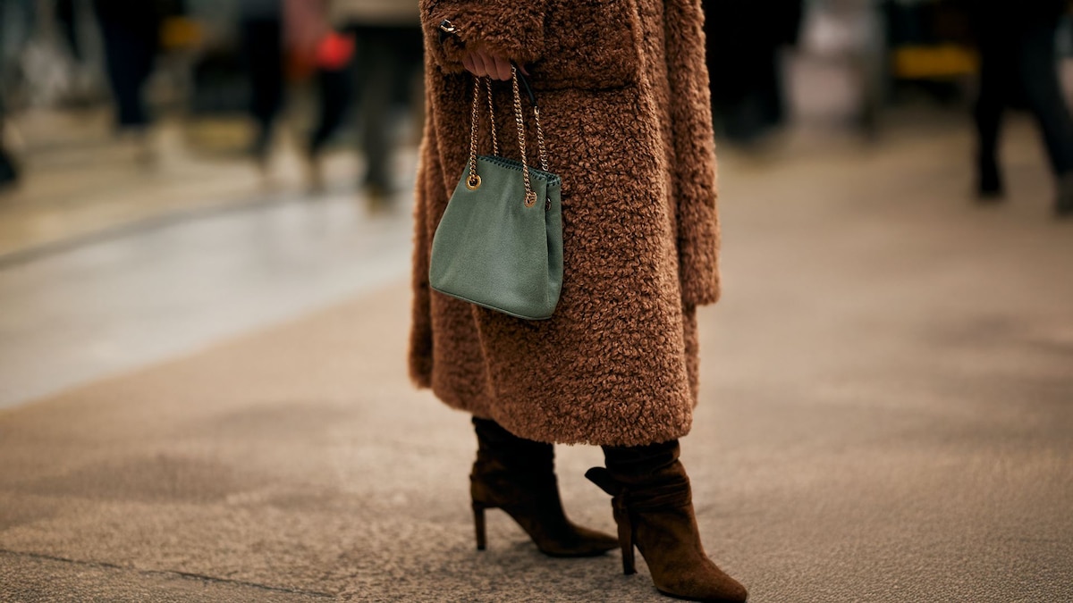 No, los bolsos y zapatos no tienen por qué hacer juego: desmontamos el mito de moda que seguían siempre nuestras madres y abuelas