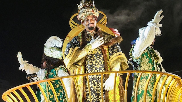 El rey Baltasar en la cabalgata de los Reyes Magos de Madrid