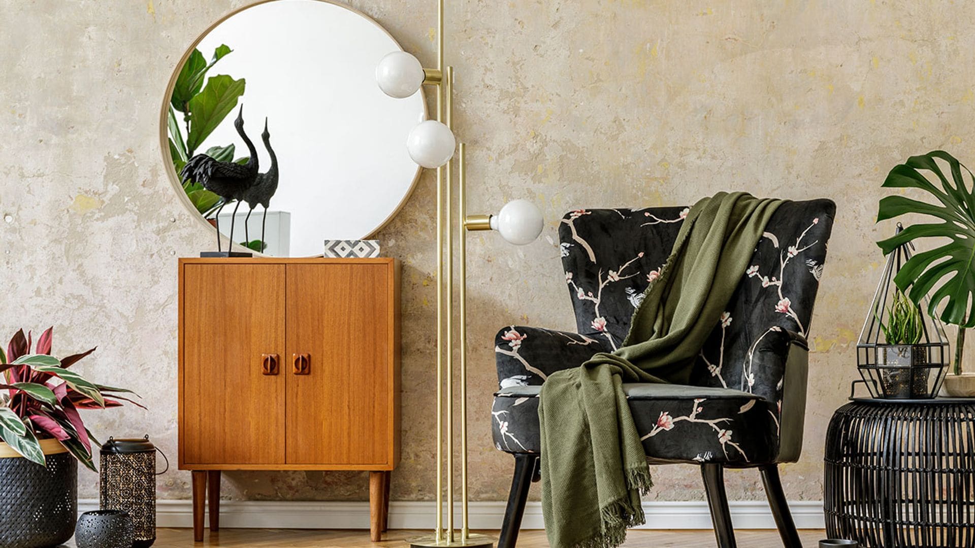 Descubre cómo decorar la casa con espejos redondos. ¡Son tendencia!