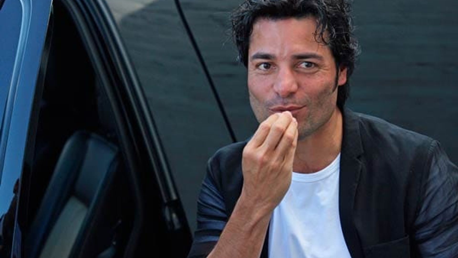 Chayanne da un nuevo significado al tema 'Tiempo de vals' al lado de su hija