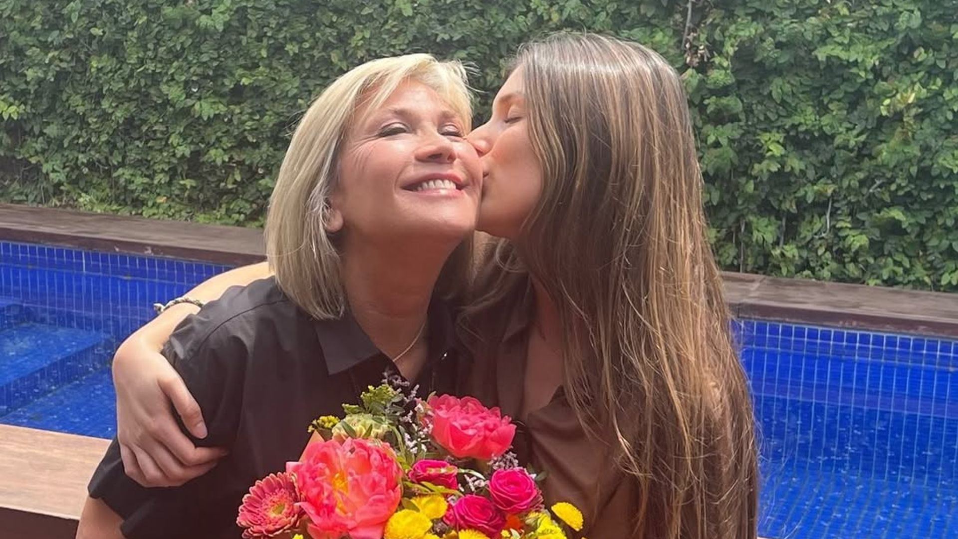El orgullo de Julia Otero: su hija se convierte en cirujana 