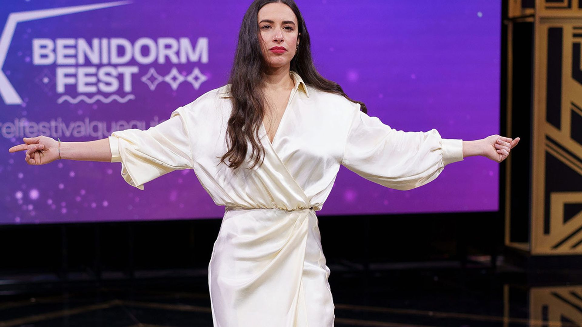 Siente devoción por su 'yaya' Carmen y tiene una hermana soprano: así es Blanca Paloma, la mujer del momento
