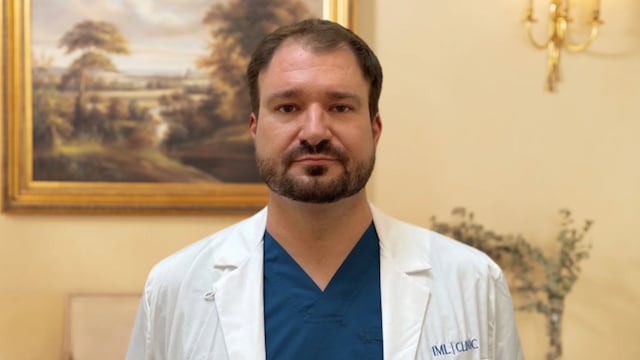 Dr. Álvaro Fernández García, cirujano plástico