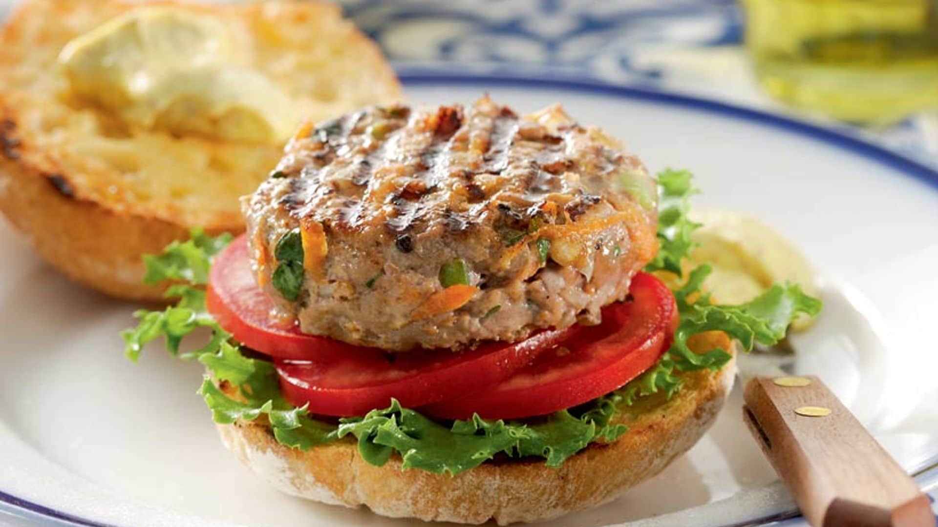 Hamburguesa de ternera, zanahoria y guisantes