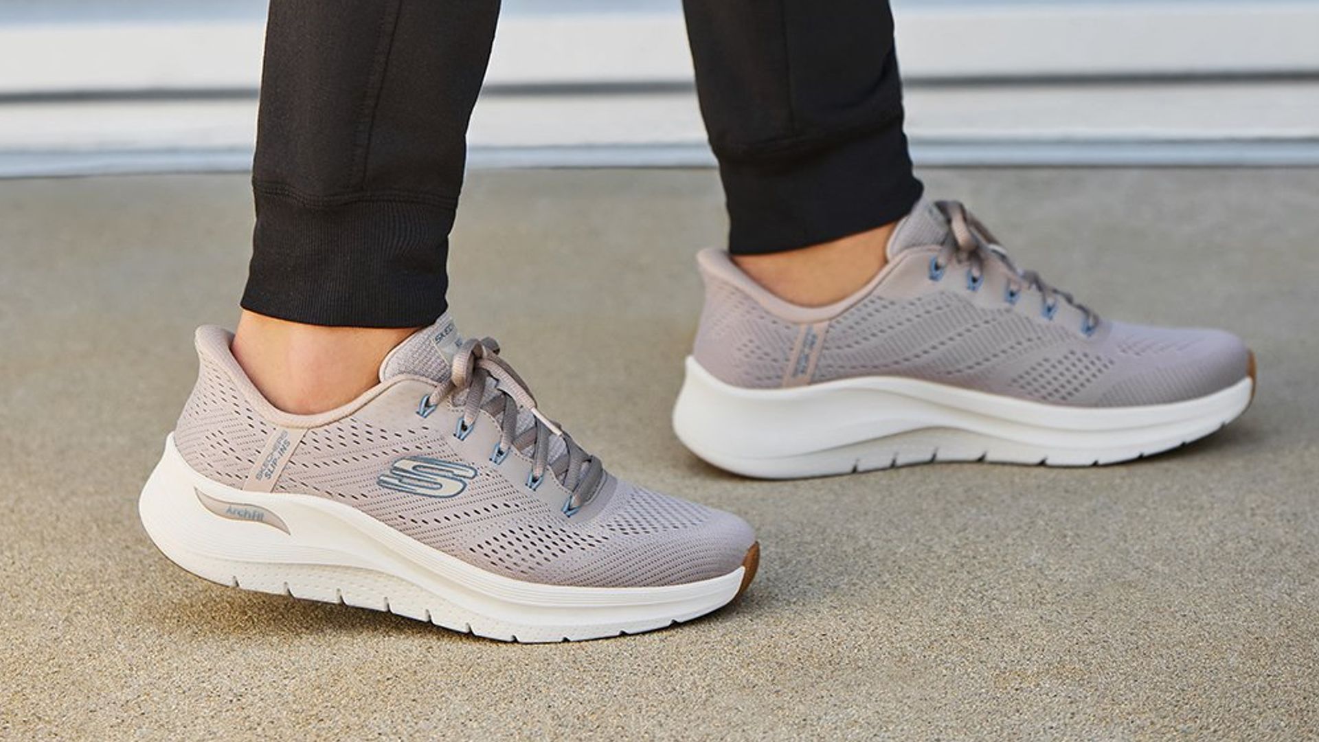 Las zapatillas Skechers más recomendadas para la fascitis plantar estan superrebajadas en la Fiesta de Ofertas de Primavera de Amazon