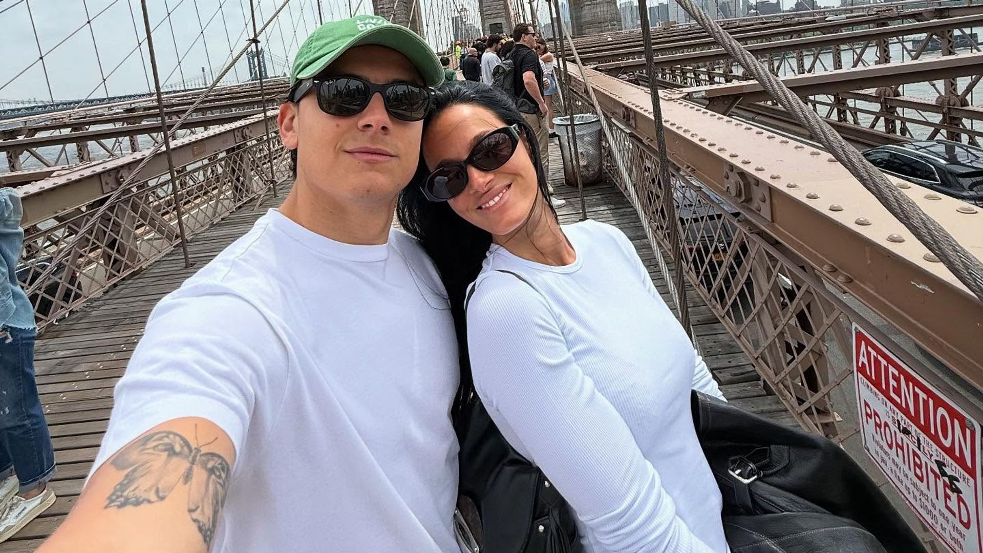 Oriana Sabatini y Paulo Dybala pasean su amor por las calles de Nueva York