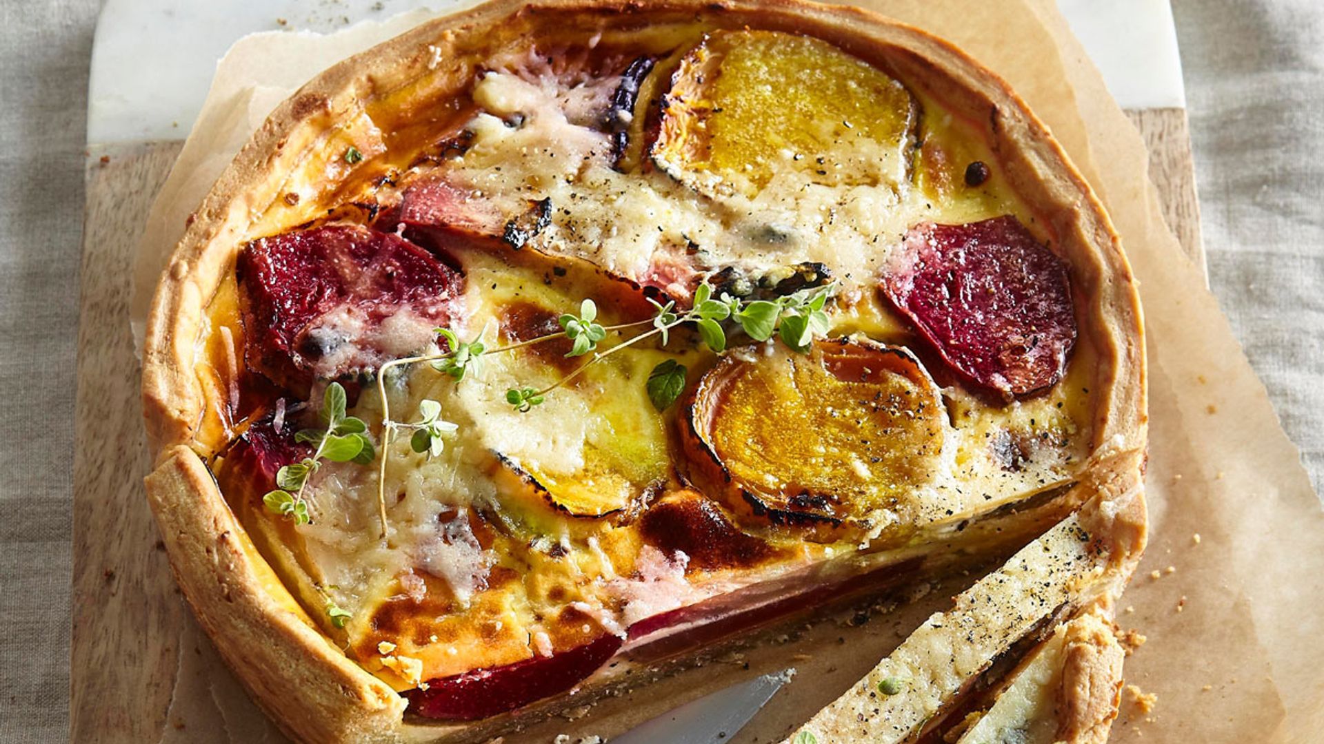 Quiche de berenjena, tomate y remolacha
