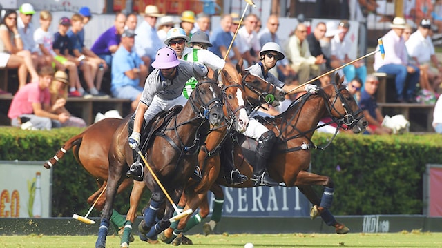 Jugada de polo durante el Torneo Internacional_t
