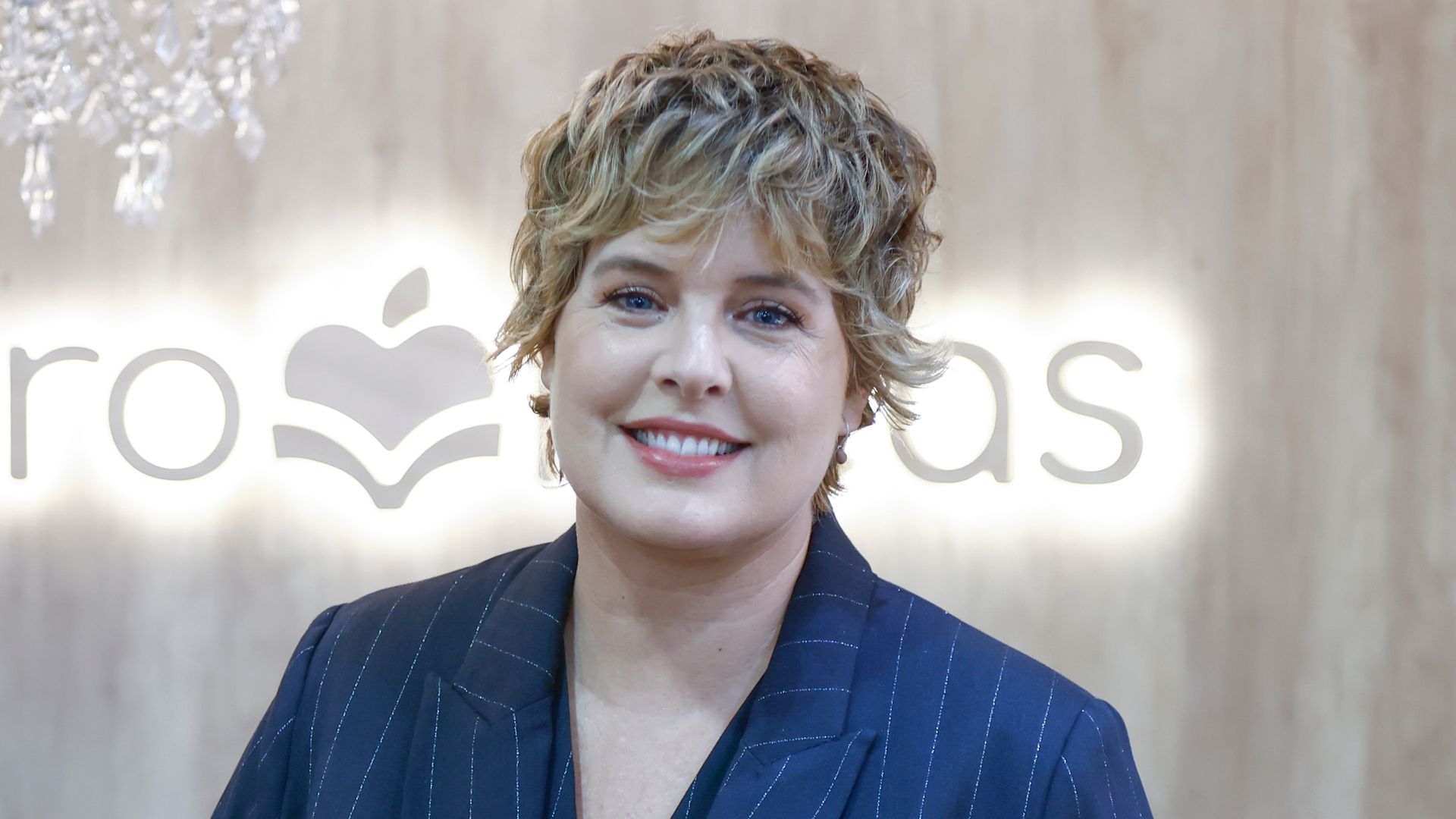 Tania Llasera toma una decisión tajante tras la filtración de mensajes y los dardos de Adriana Abenia