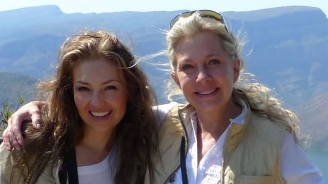 Thalía y su hermana Ernestina