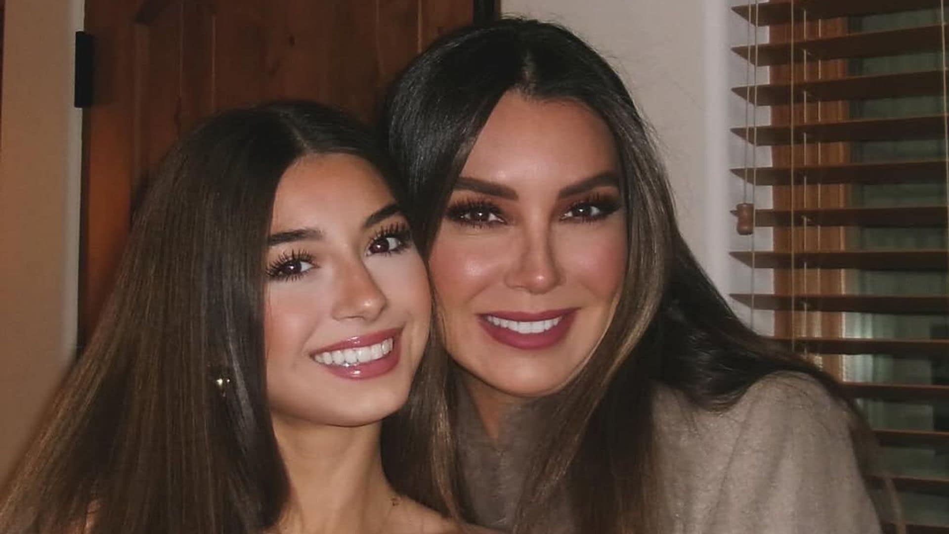 Elizabeth Gutiérrez y Kailey Levy 