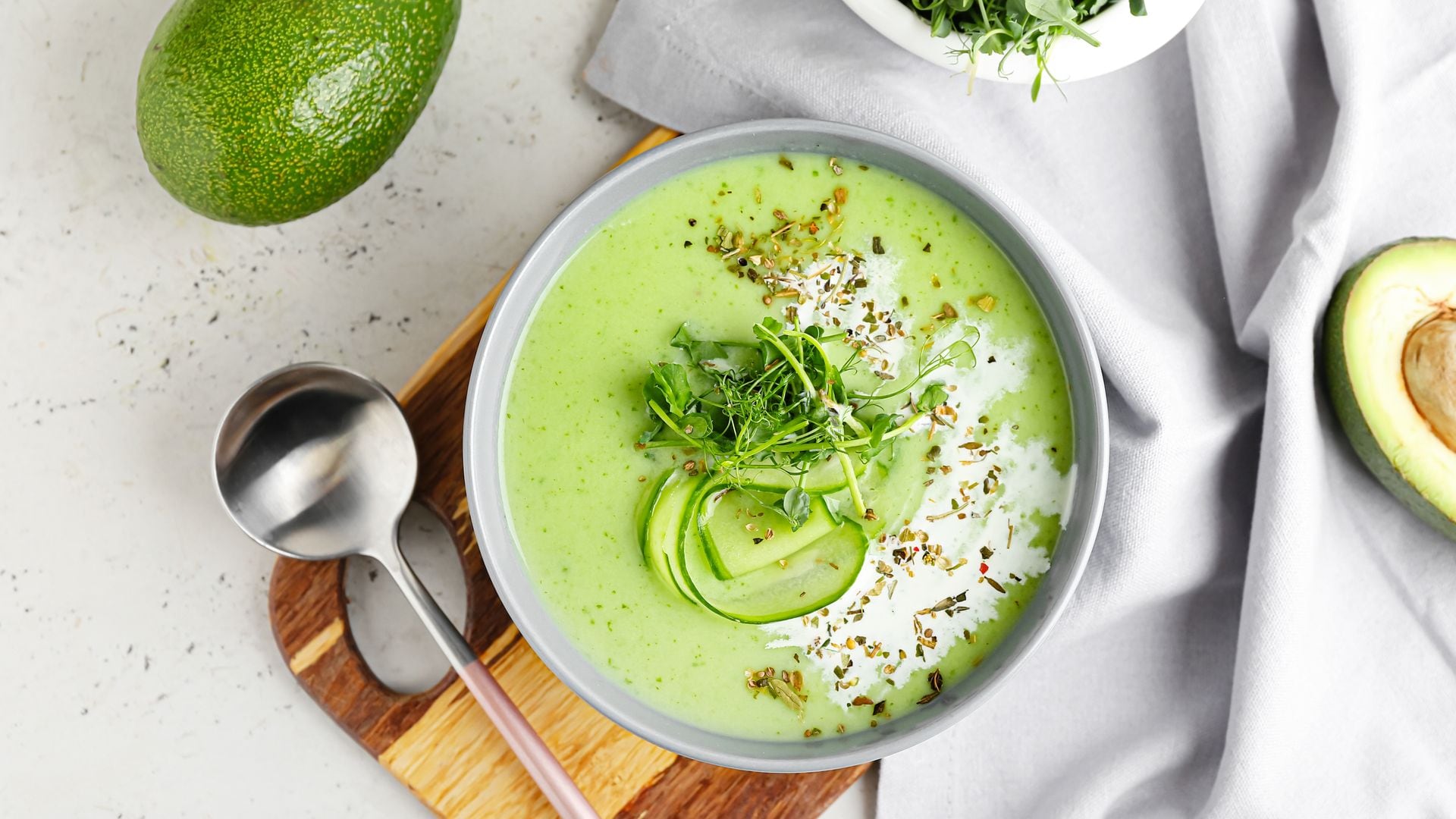 Crema fría de aguacate