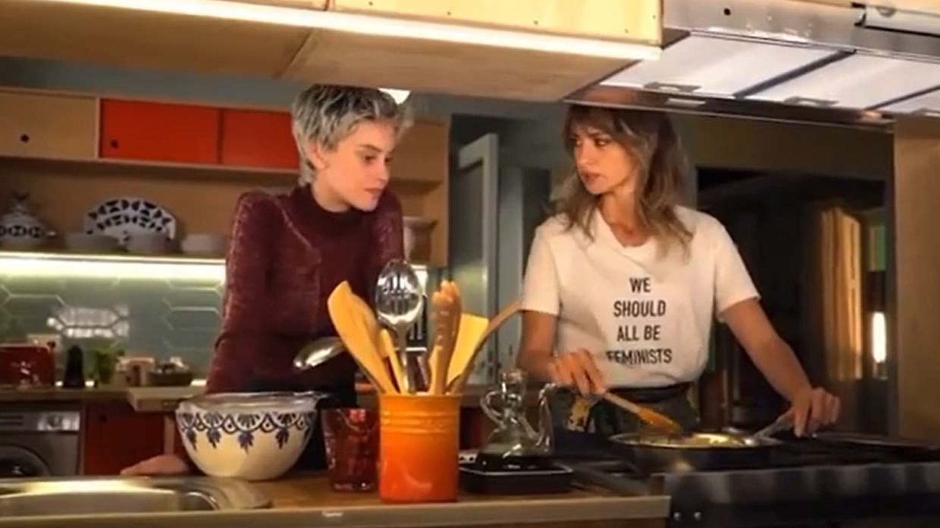 Penélope Cruz comparte las primeras imágenes del rodaje junto a Pedro Almodóvar