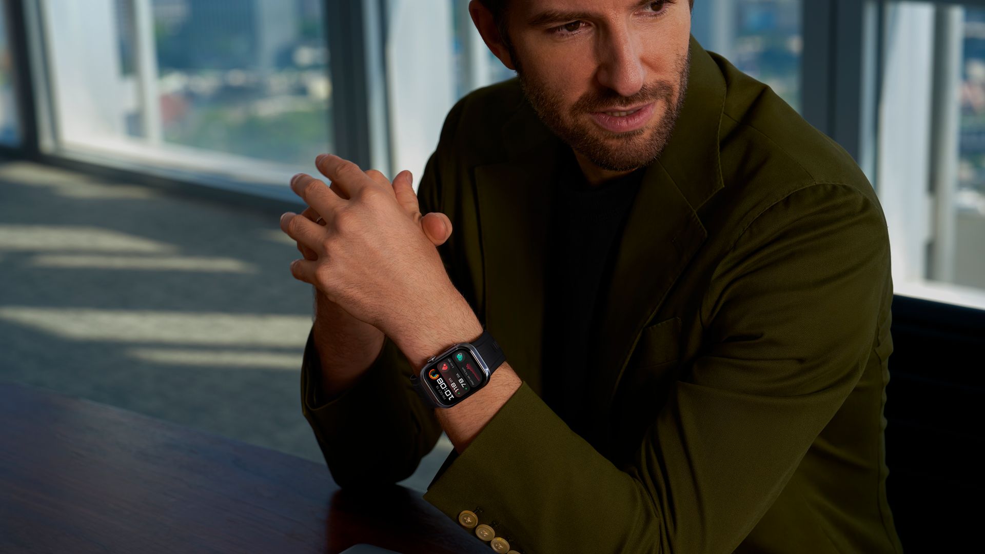 El mejor regalo para este Día del Padre es un smartwatch capaz de cuidar su presión arterial