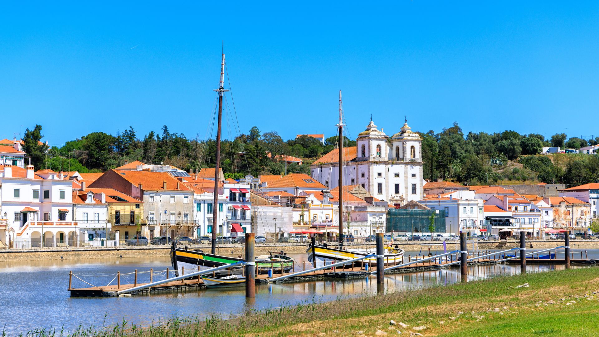El secreto mejor guardado del Alentejo es esta ciudad milenaria entre arrozales y edificios monumentales, a un paso de playas infinitas