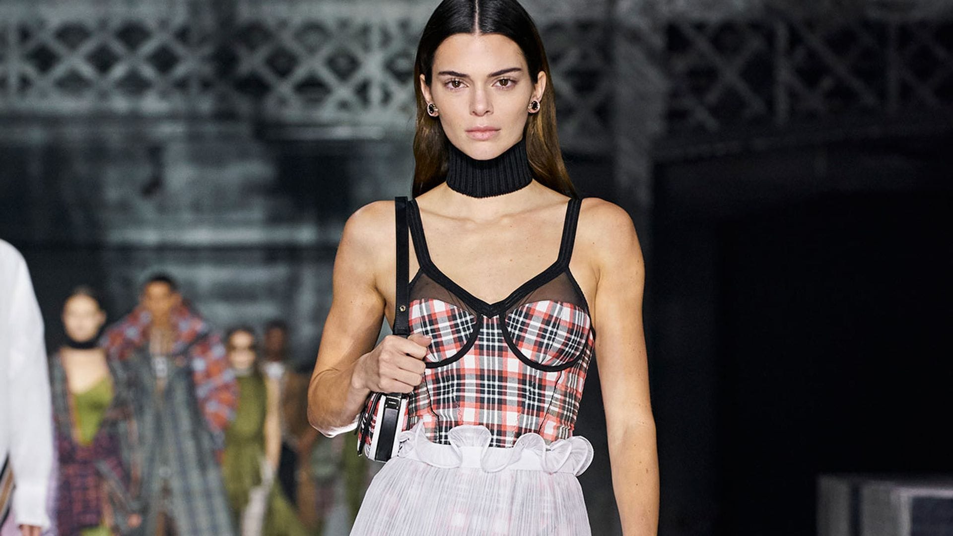 Ricardo Tisci rinde homenaje a los orígenes de Burberry con su colección 'Memorias'