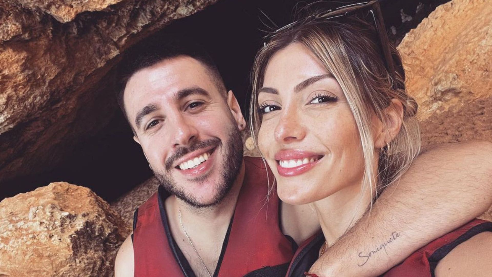 Antonio José presenta a su novia, la cantante y modelo argentina Belén Palaver