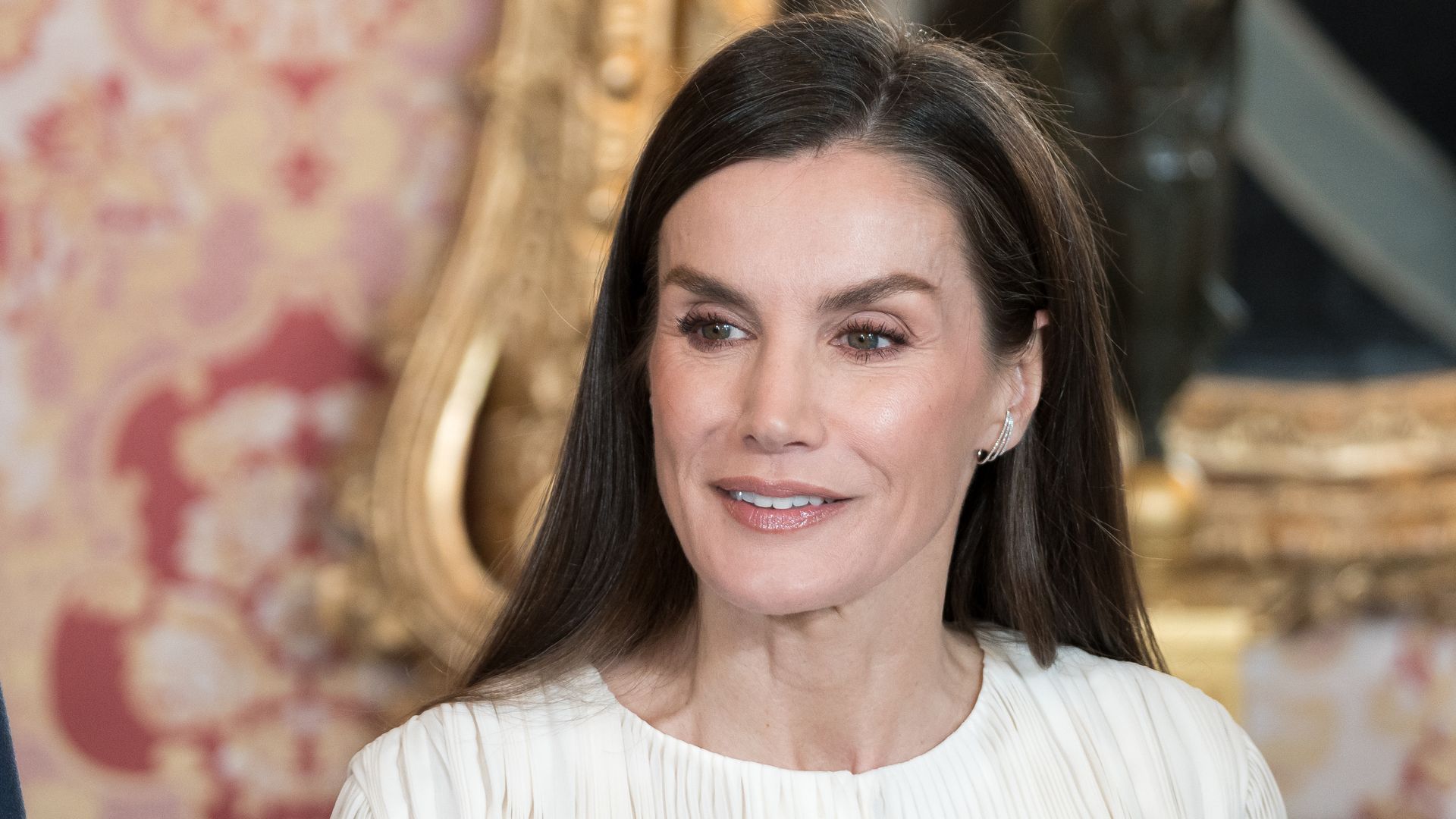 El truco de belleza que la reina Letizia comparte con su hermana, Telma Ortiz: un 'gloss' con aceite de cereza