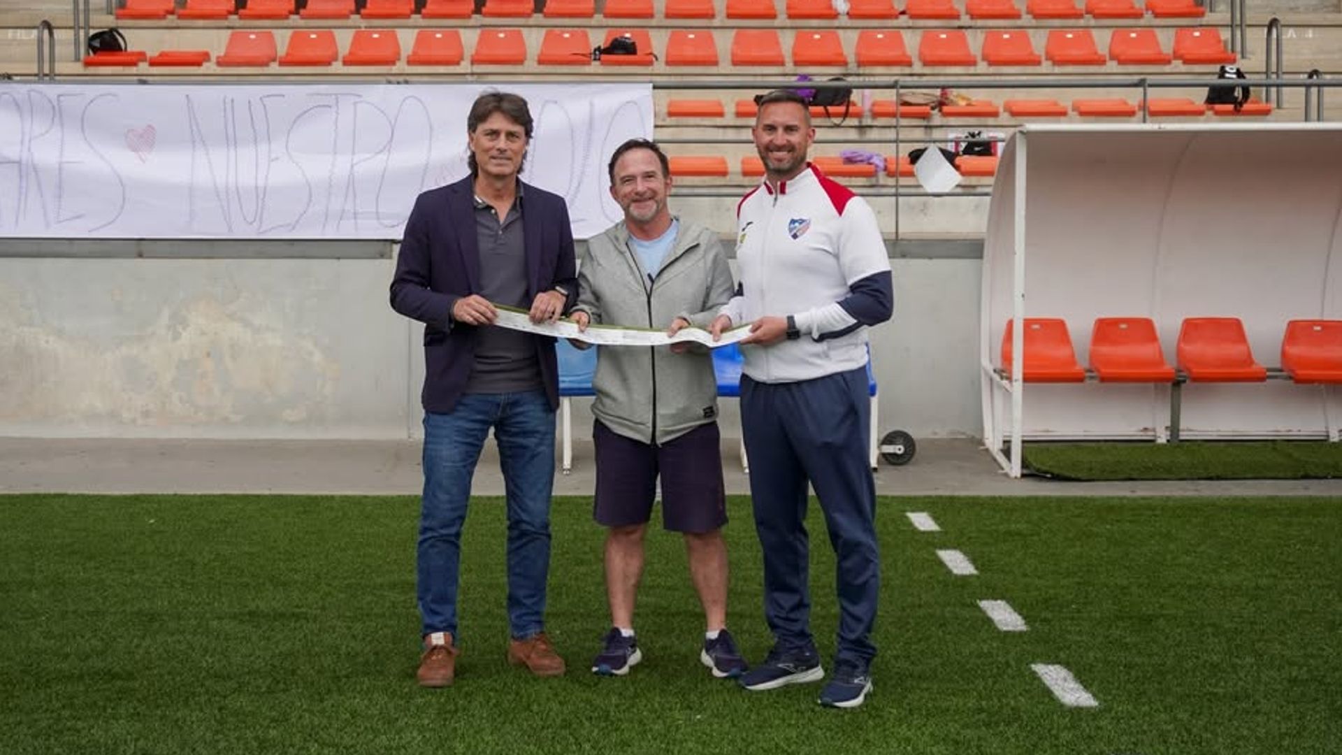 Julen Guerrero en el campo del Estepona