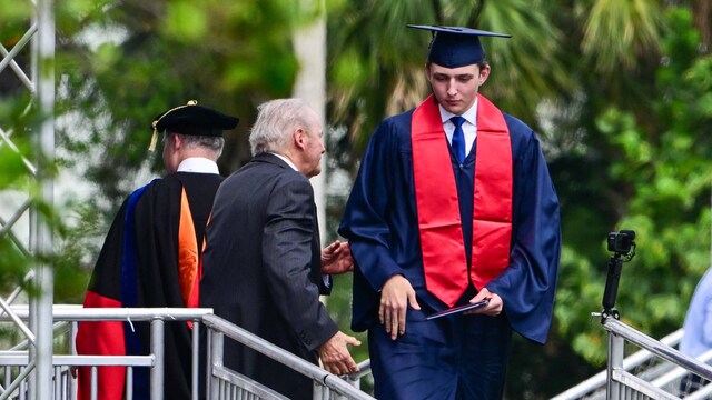 Barron Trump se graduó en mayo de la Academia Oxbridge, en Palm Beach.