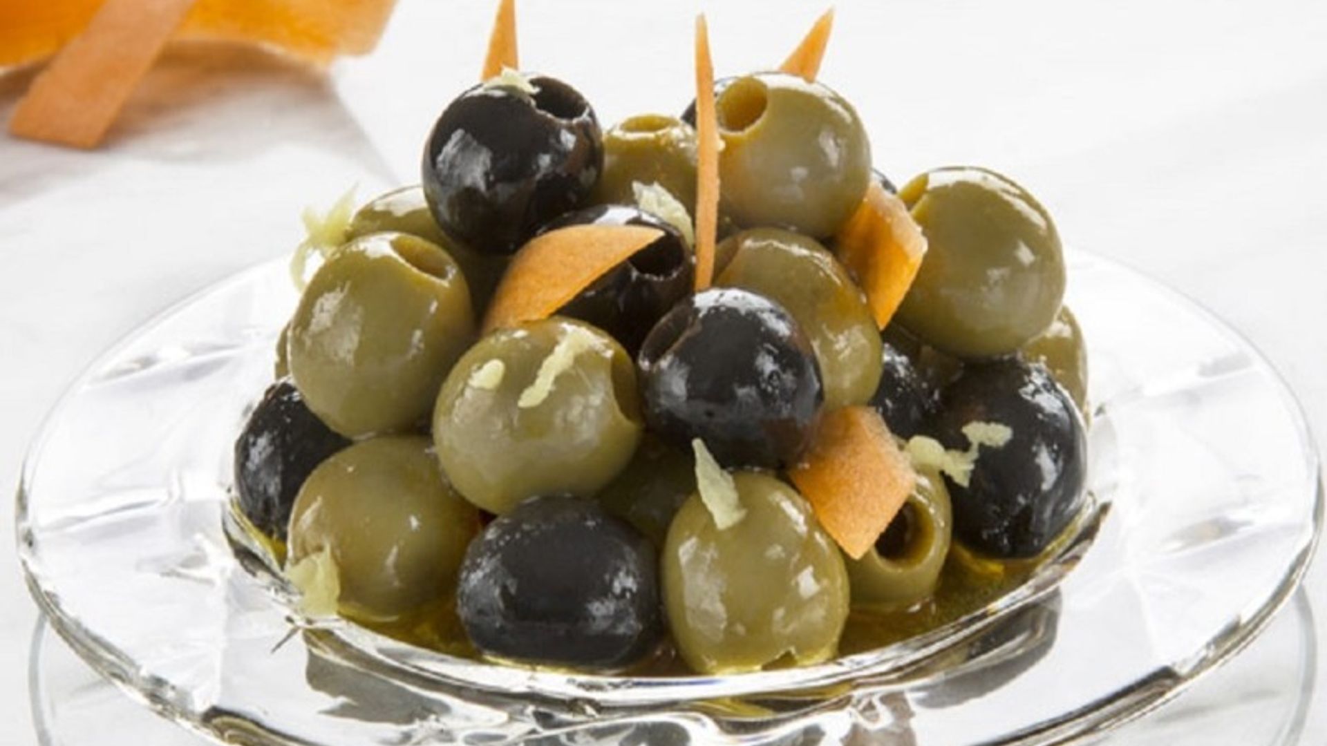 Aceitunas con aliño de zanahorias