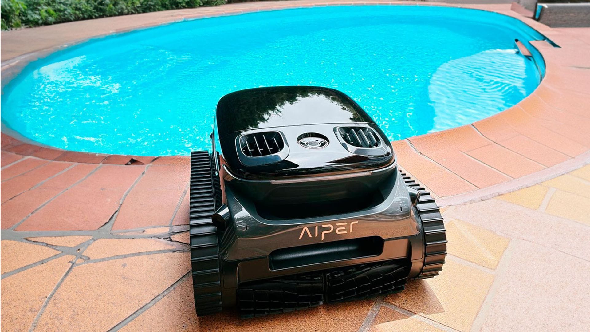 Los 4 mejores robots limpiafondos para piscinas de este 2024