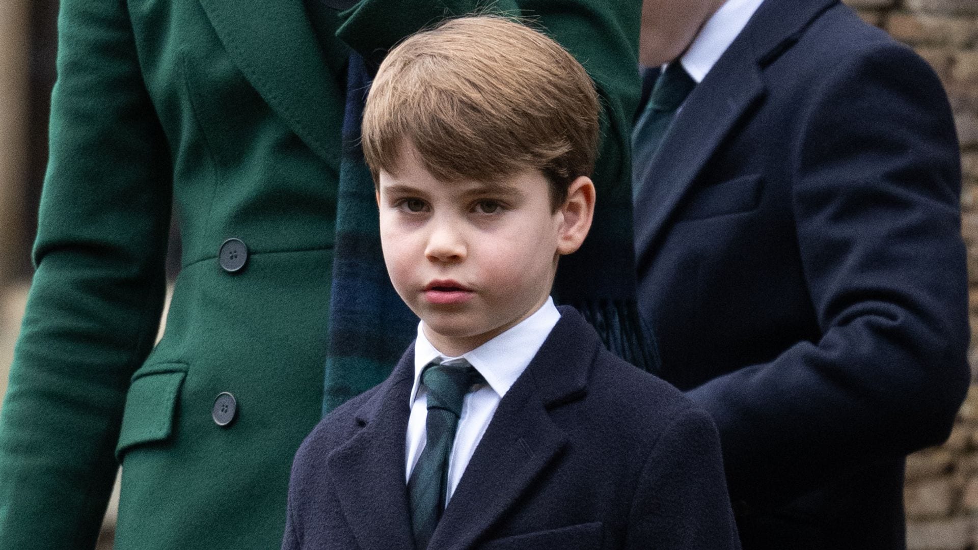Príncipe Louis promete un futuro brillante, según experto en la realeza