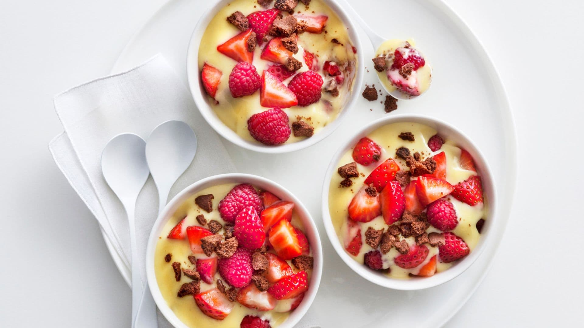 Crema de limón con frutos rojos