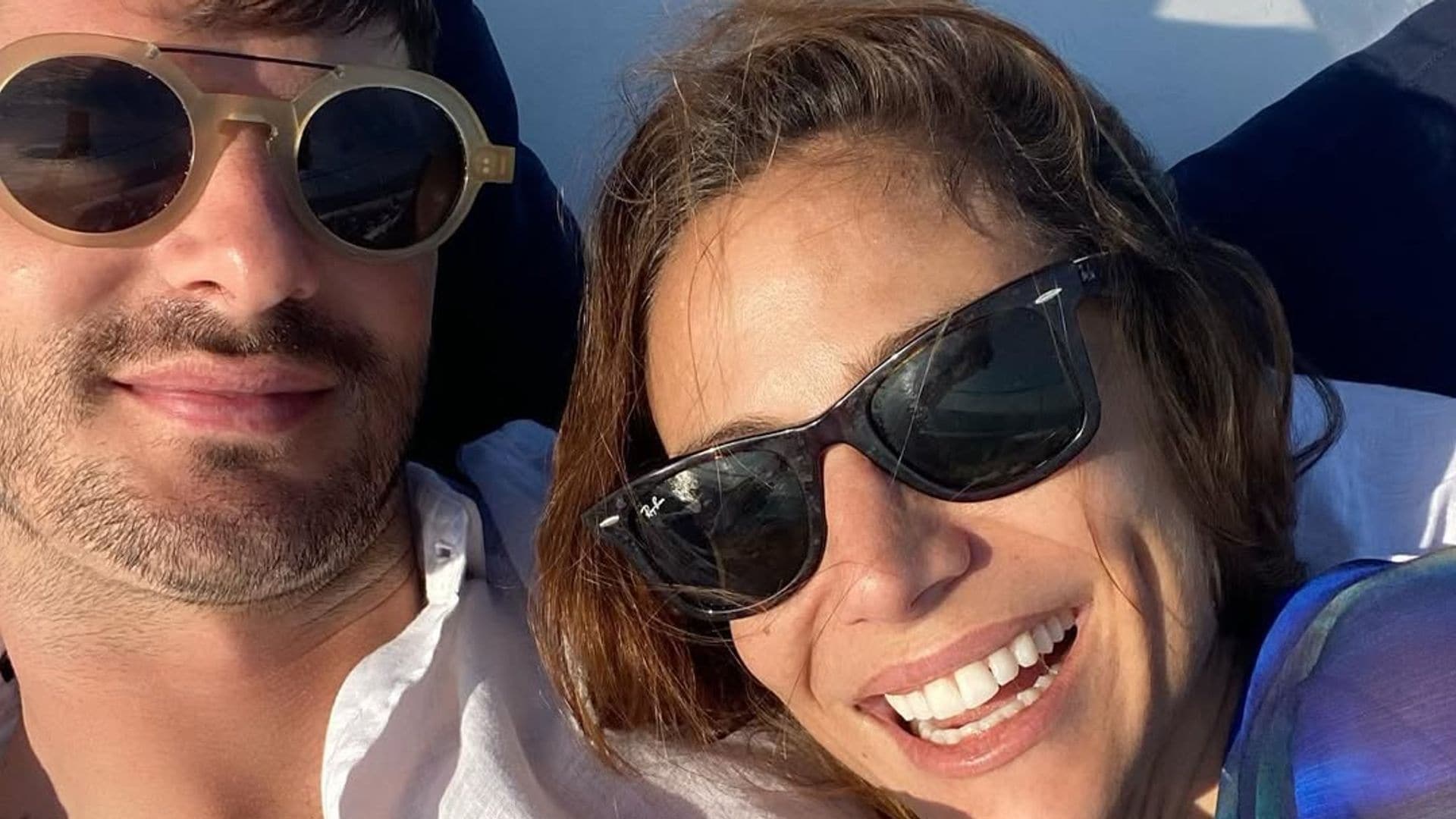 El romántico viaje de Lucía Villalón y Gonzalo Melero a Singapur con constantes videollamadas a sus hijos