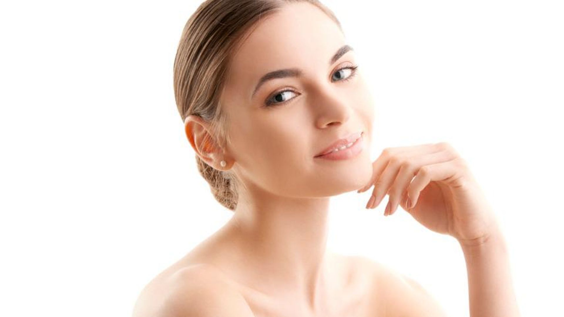 Rejuvenece tu cuello con estas 6 mágicas cremas reafirmantes