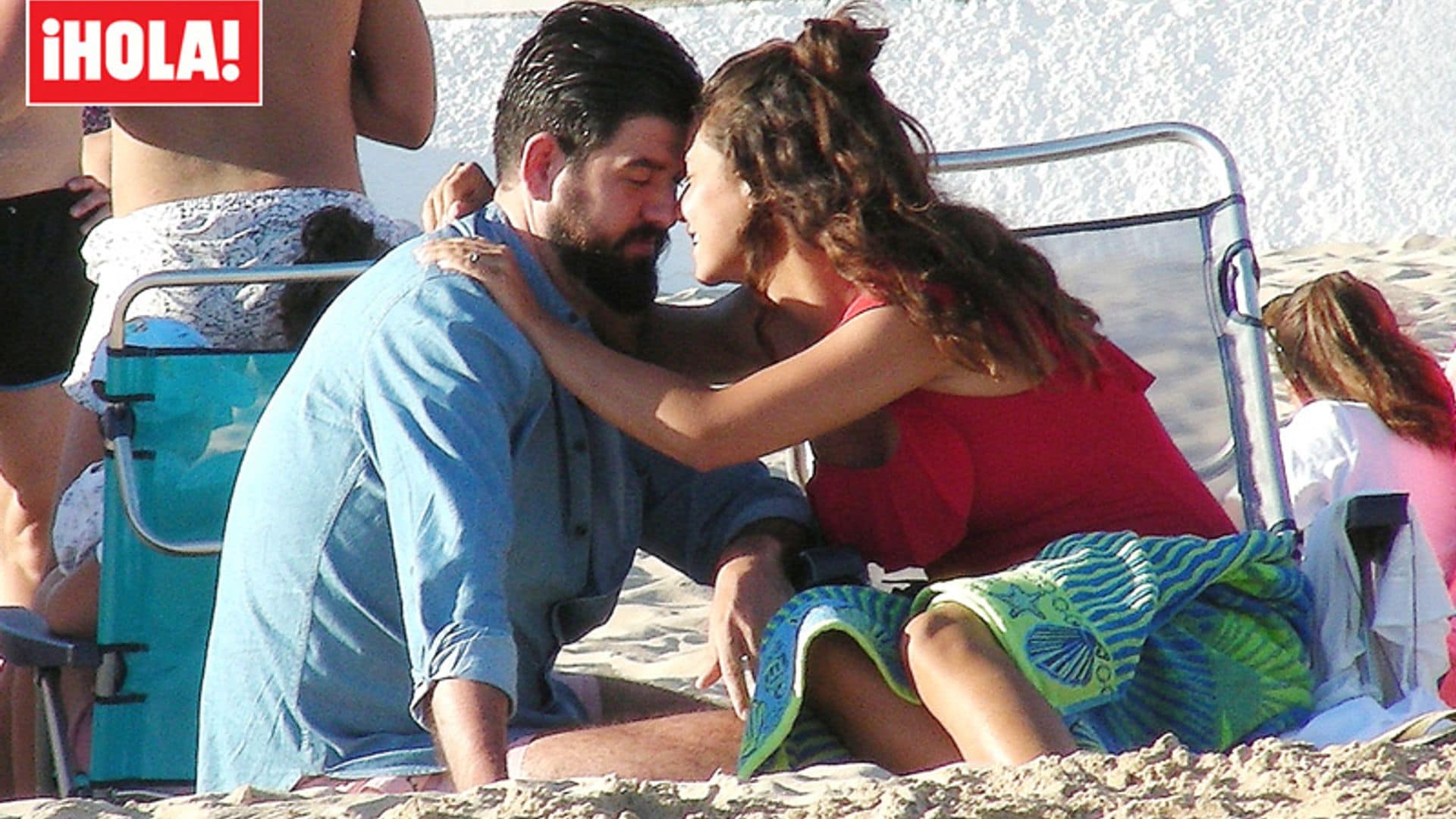 Exclusiva: Manu Sánchez, de 'Bailando con las estrellas', dulce espera en la playa